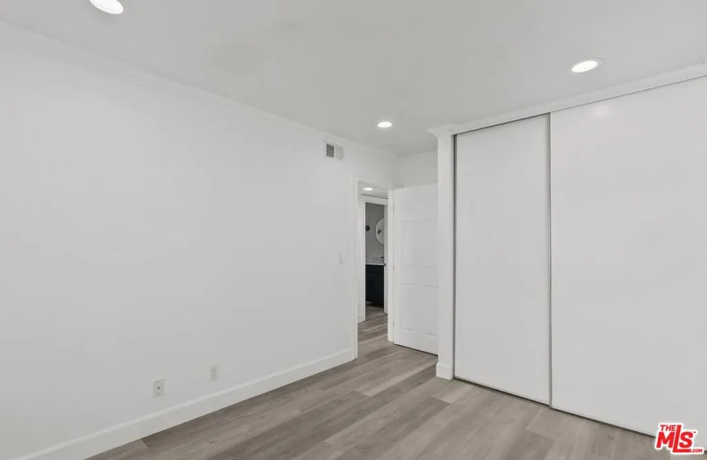 10500 Sunland Boulevard 4, Sunland, California 91040 home-pic-17